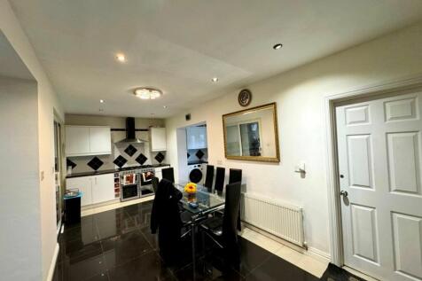 Dining kitchen