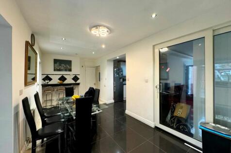 Dining kitchen