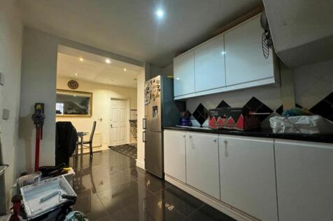 Dining kitchen