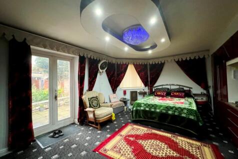 G/floor Master Bedroom
