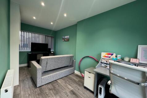 2nd Lounge/Family Room or Office
