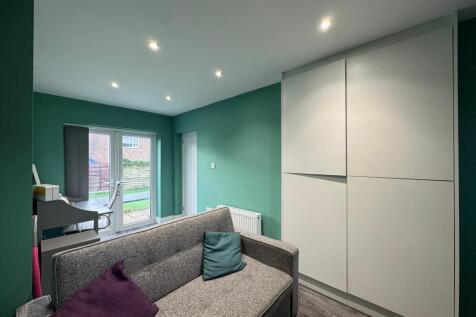 2nd Lounge/Family Room or Office