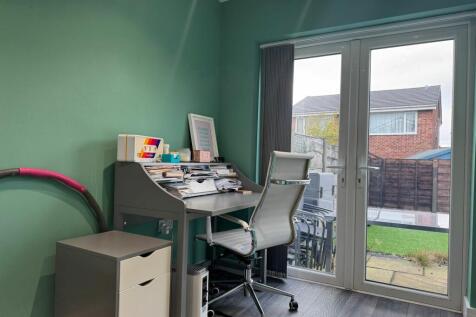 2nd Lounge/Family Room or Office