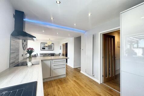 Kitchen / Diner / Living Area