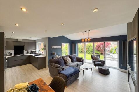 Kitchen / Diner / Lounge