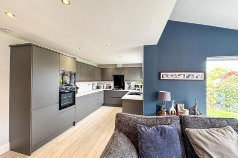 Kitchen / Diner / Lounge