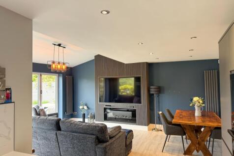 Kitchen / Diner / Lounge