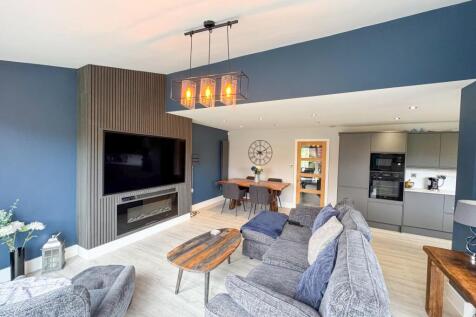 Kitchen / Diner / Lounge