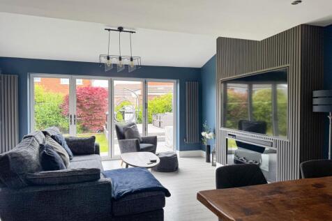 Kitchen / Diner / Lounge