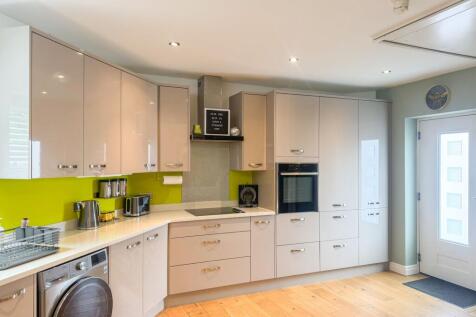 Kitchen / Diner / Lounge