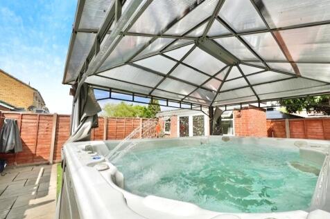 #yourmoveswanley