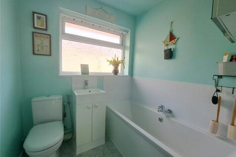 Bath/Shower Room