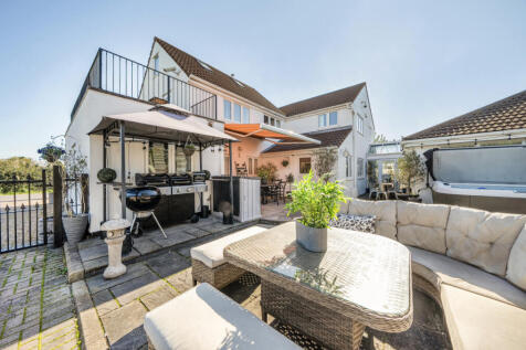 1353311-2-68d6dd7...