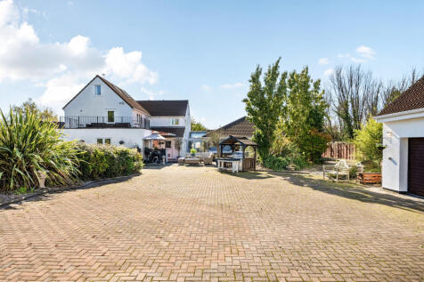 1353311-5-68d6dda...