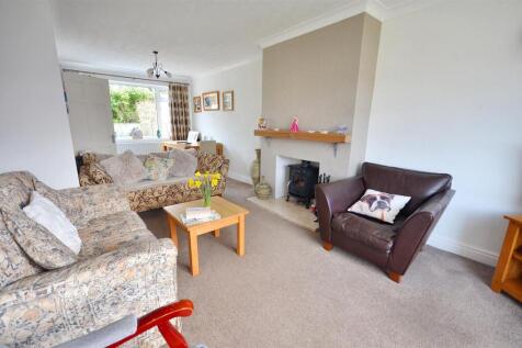 Open Plan Lounge / Dining Room
