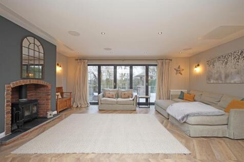 Family / Cinema Room