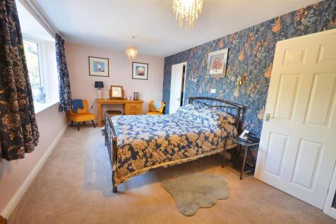 Main Bedroom Suite