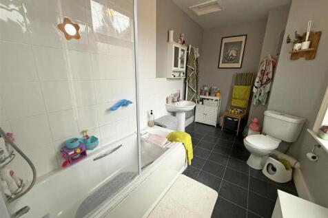 Bathroom.jpg