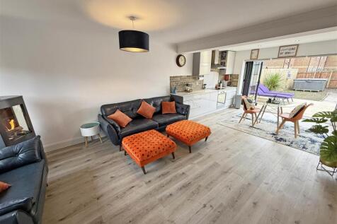 Beech Court Lounge.jpg