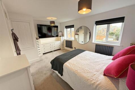 Beech Court Bed1 Pic2.jpg