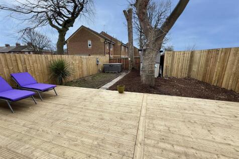 Beech Court Garden Pic2.jpg