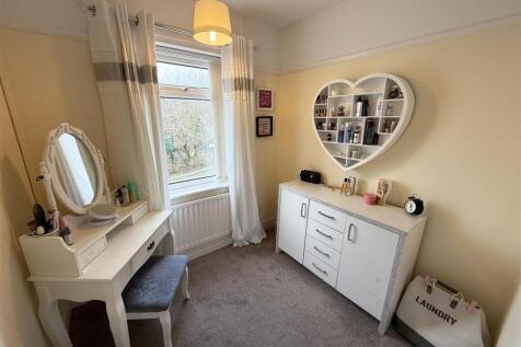 Bedroom 5.jpg