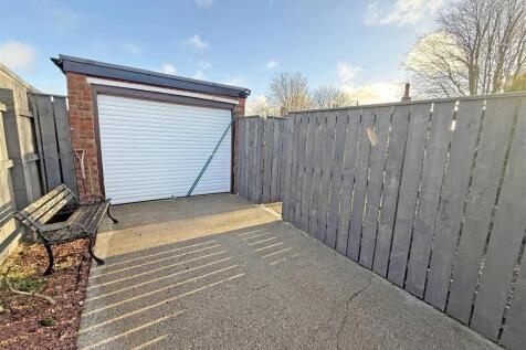 Roxby Garage.jpg
