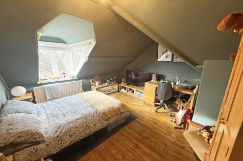 Bedroom 5.jpg