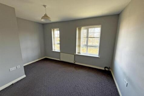 Bedroom 1.jpg