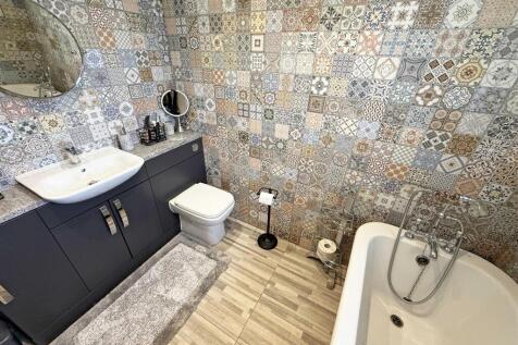 Bathroom.jpg