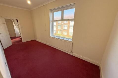Bedroom 1.jpg