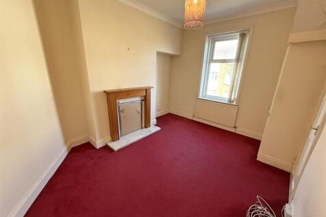 Bedroom 4.jpg