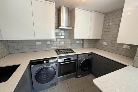 Kitchen v2.jpg