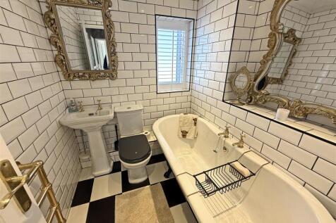 Watch House Bathroom.jpg