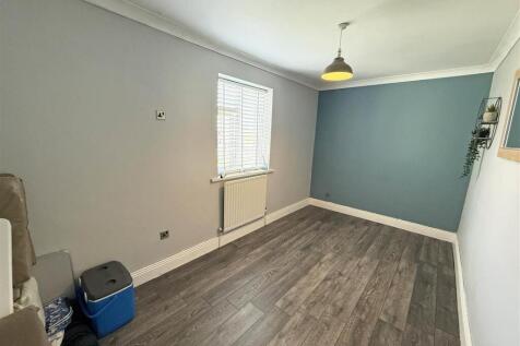 Bedroom 3.jpg