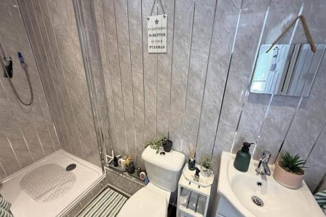 Shower room.jpg