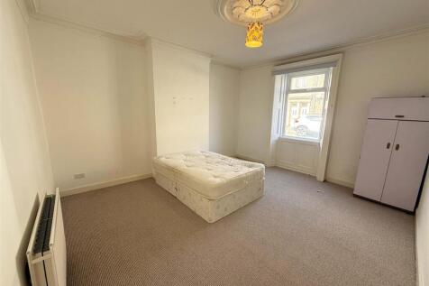 William Street Bedroom 1.jpg