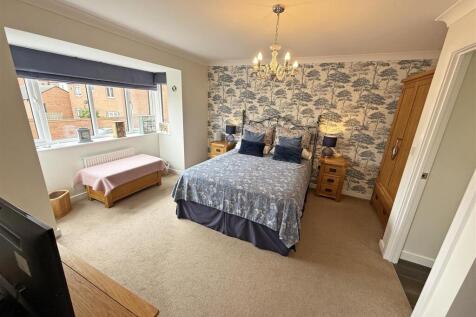 Bedroom 1.jpg
