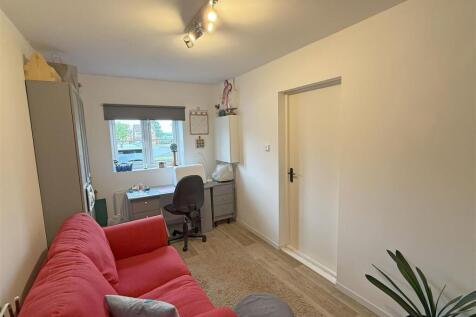 Bedroom 2.jpg