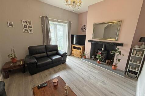 Living room angle 2.jpg