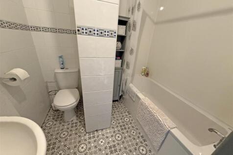 Bathroom.jpg