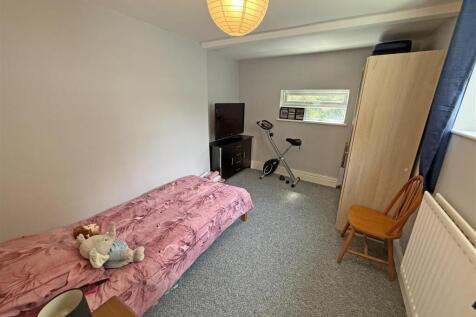 Bedroom 2.jpg