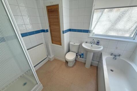 Bathroom.jpg