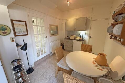 Dining room v2.jpg