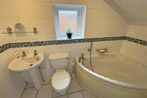 Bathroom.jpg