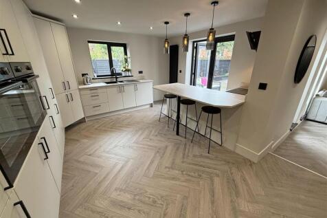 Kitchen angle 2.jpg