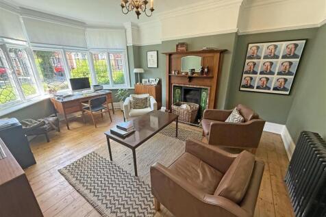 Living room 2.jpg