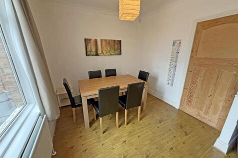 Dining room.jpg