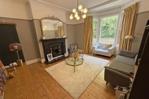 Living room 2.jpg