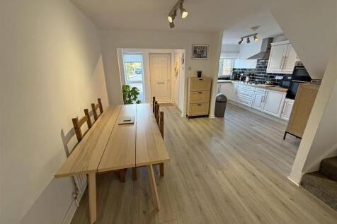 Dining room.jpg